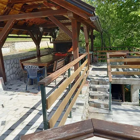 Little Paradise House Chalet Lic